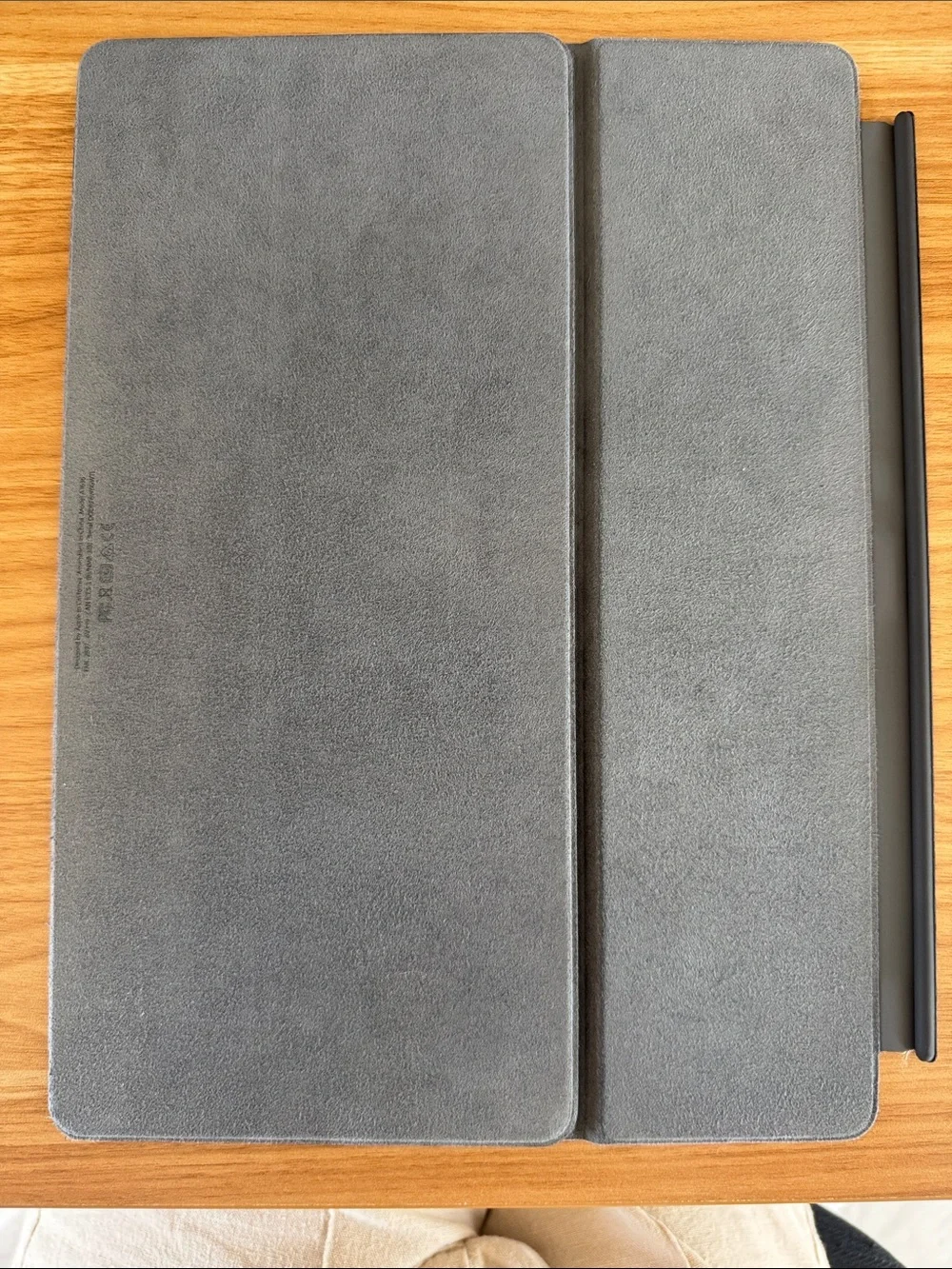 Apple Smart Keyboard Folio - Black / Dark Gray